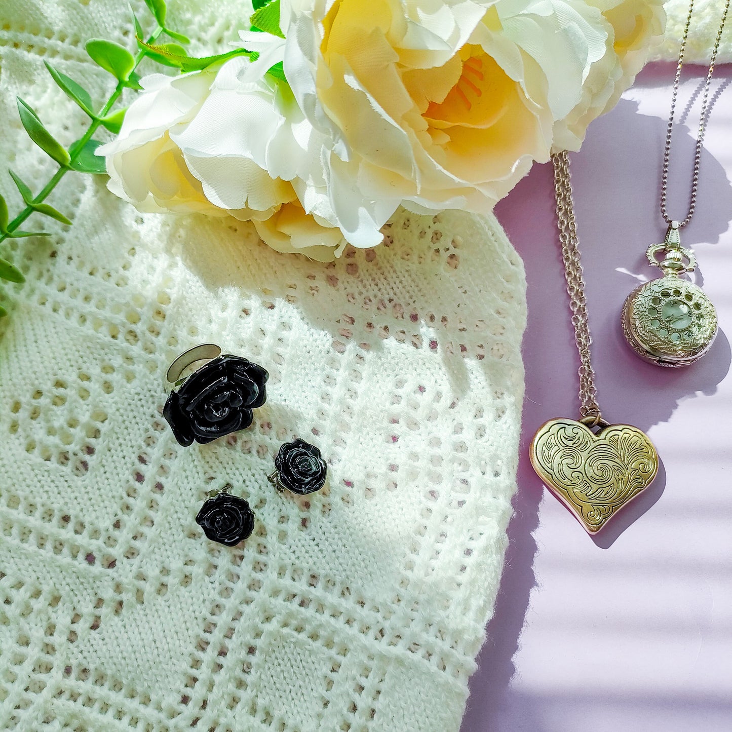 Musta ruusu korusetti