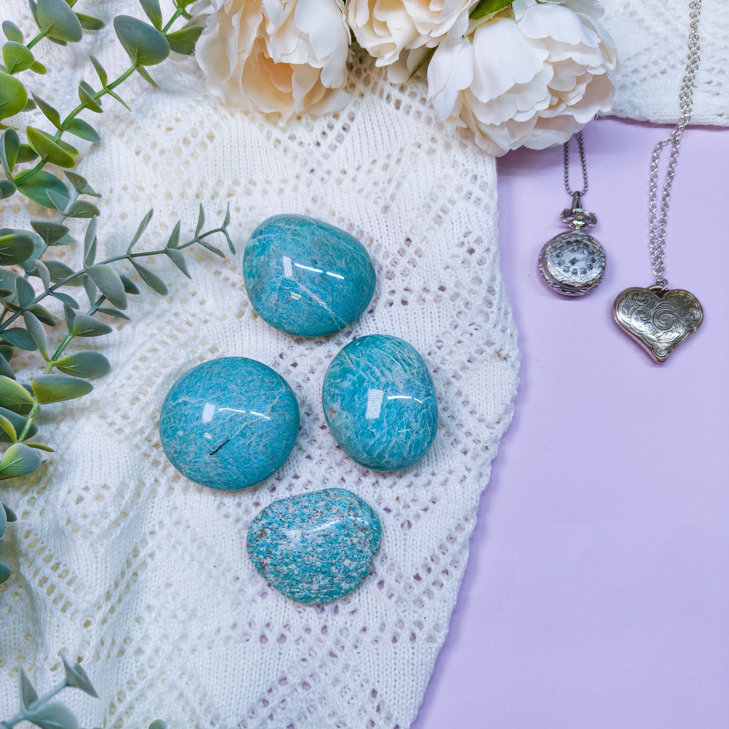 Amatsoniitti kämmenkivi