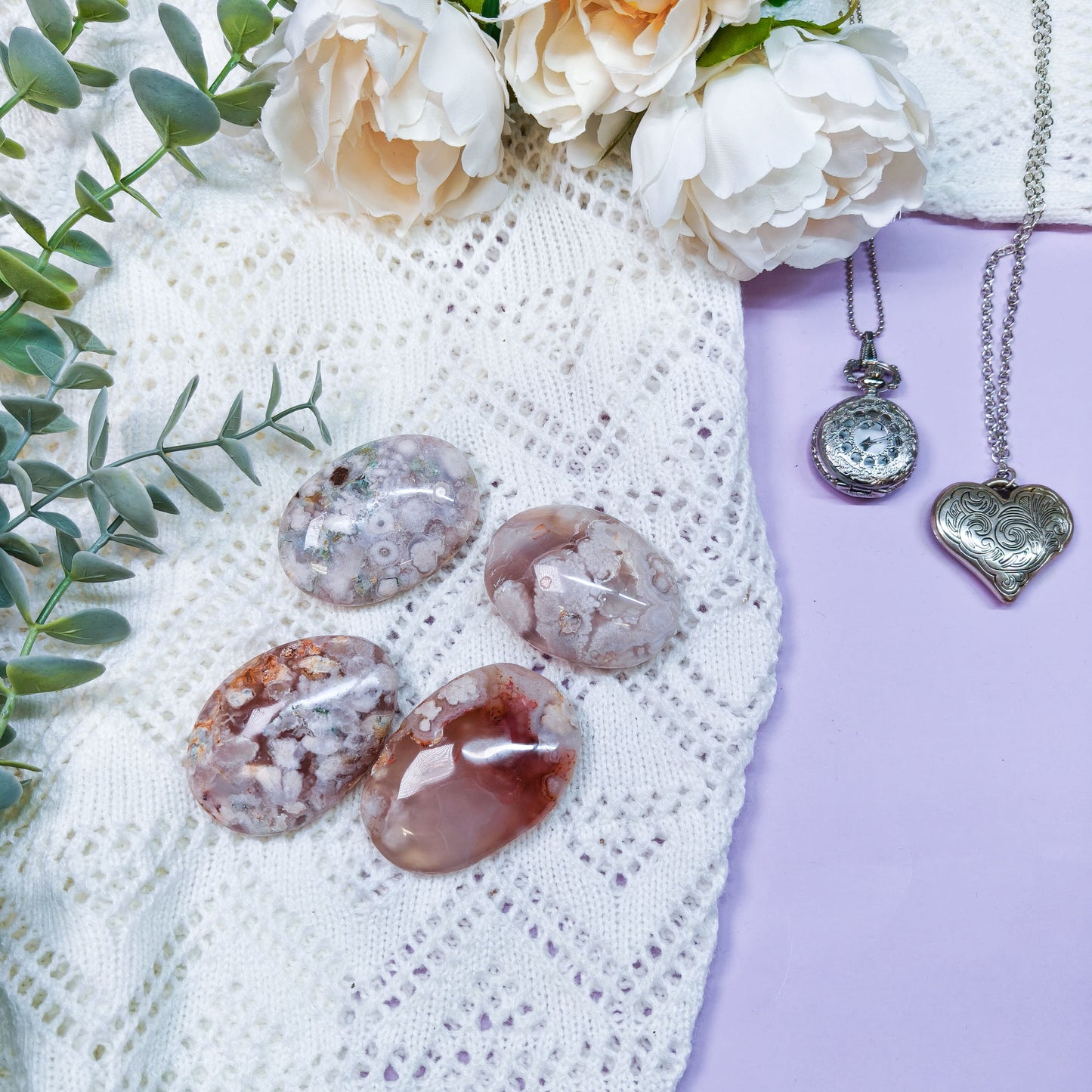 Kukka-akaatti kämmenkivi