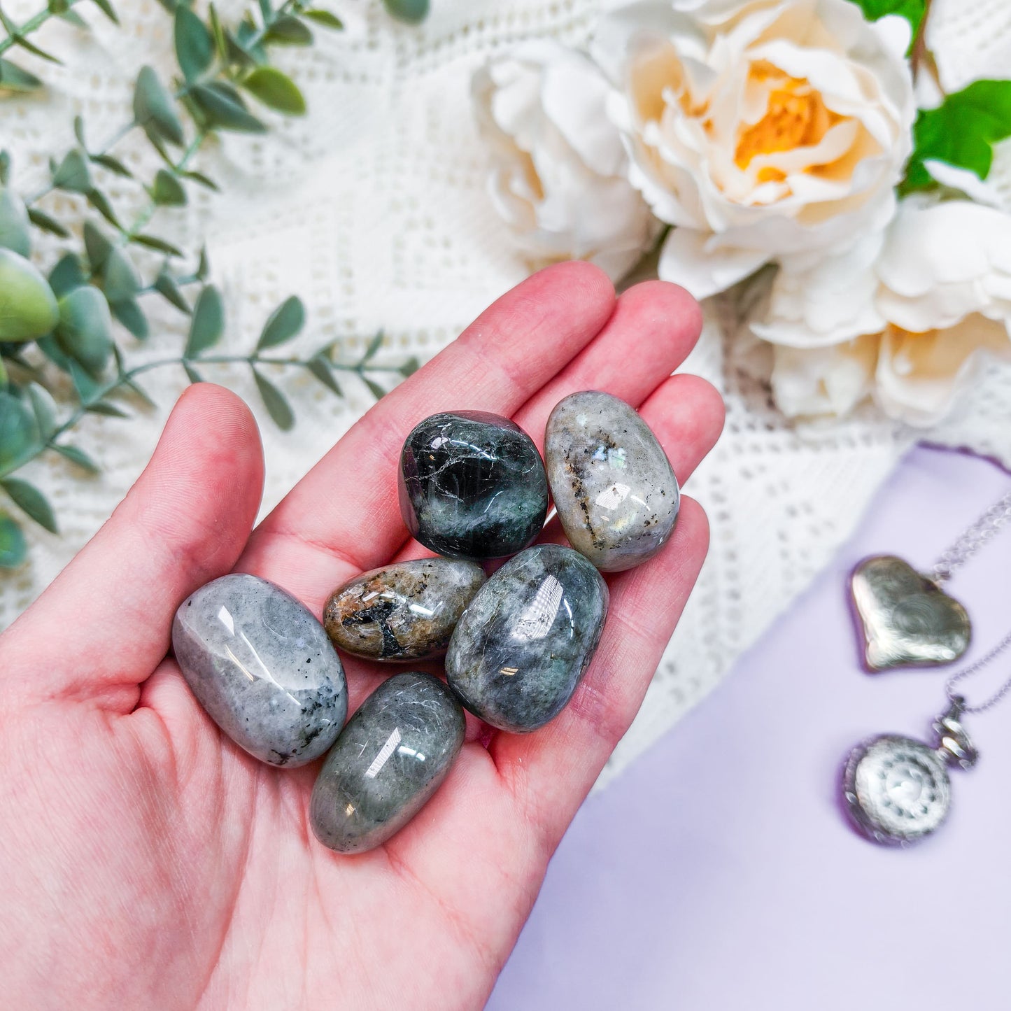 Labradoriitti rumpuhiottu