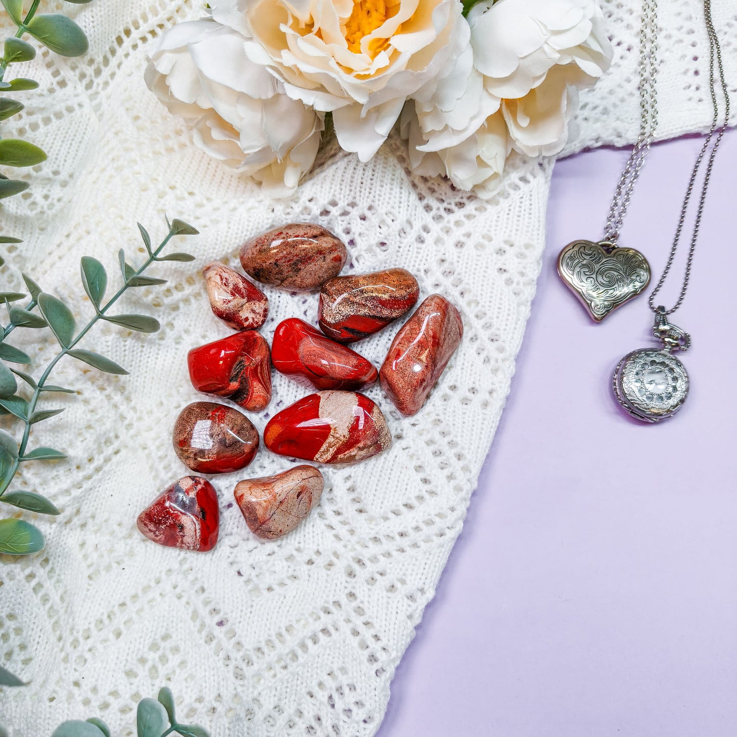 Punainen jaspis rumpuhiottu