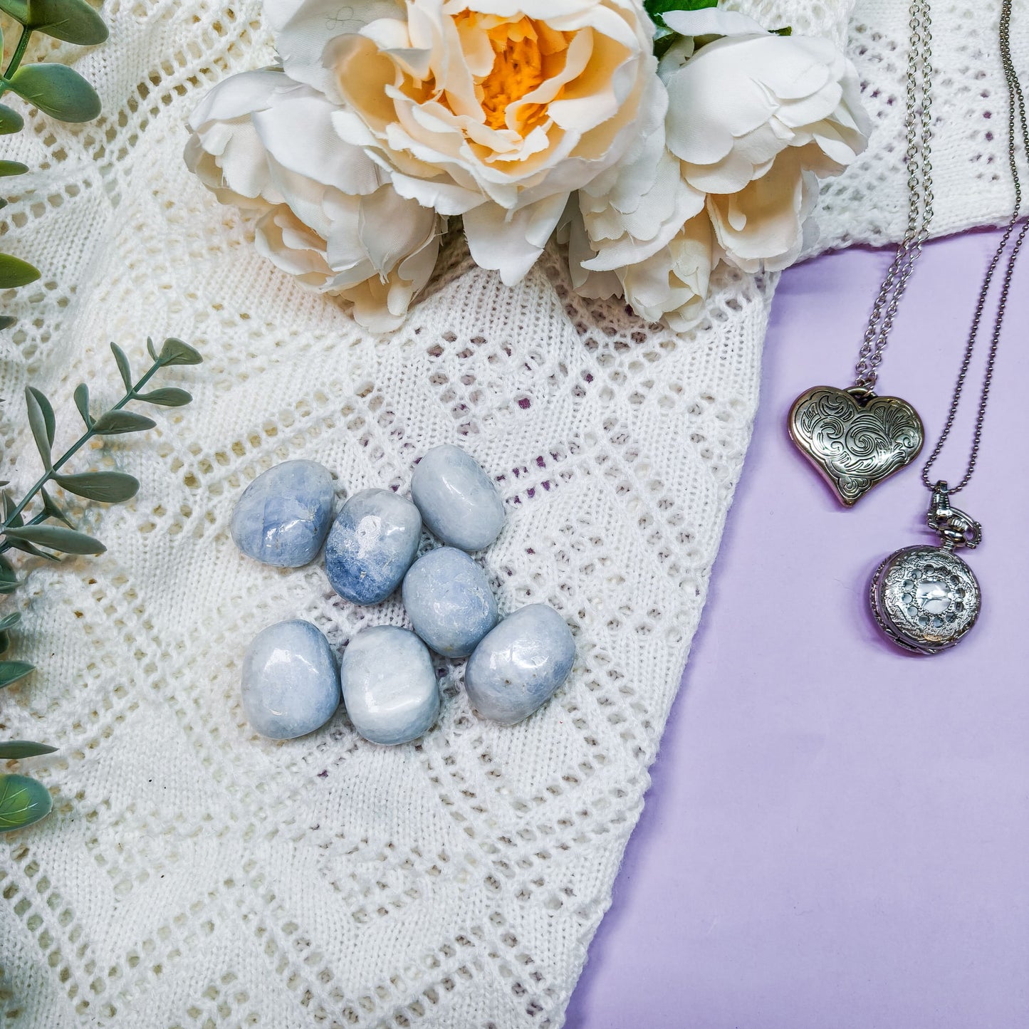 Sininen kalsiitti rumpuhiottu