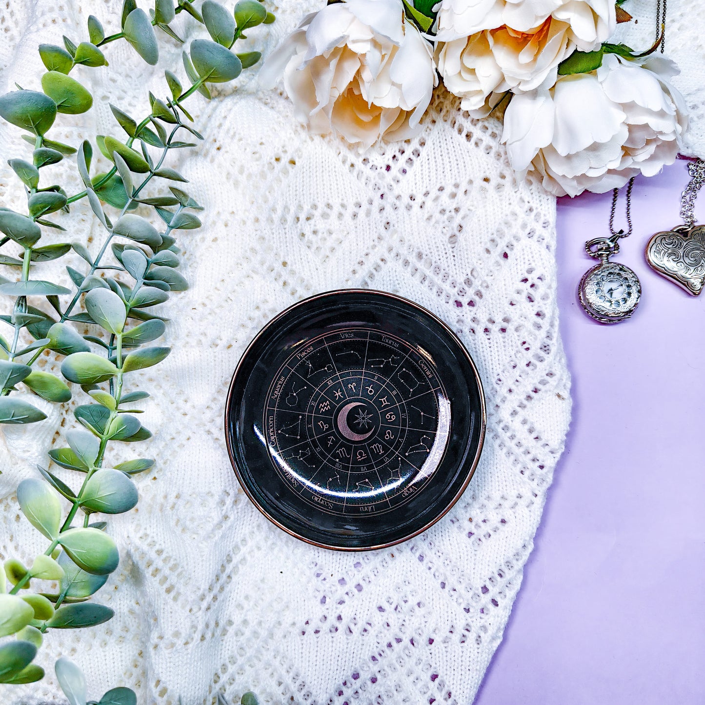 Säilytyslautanen astrologia musta