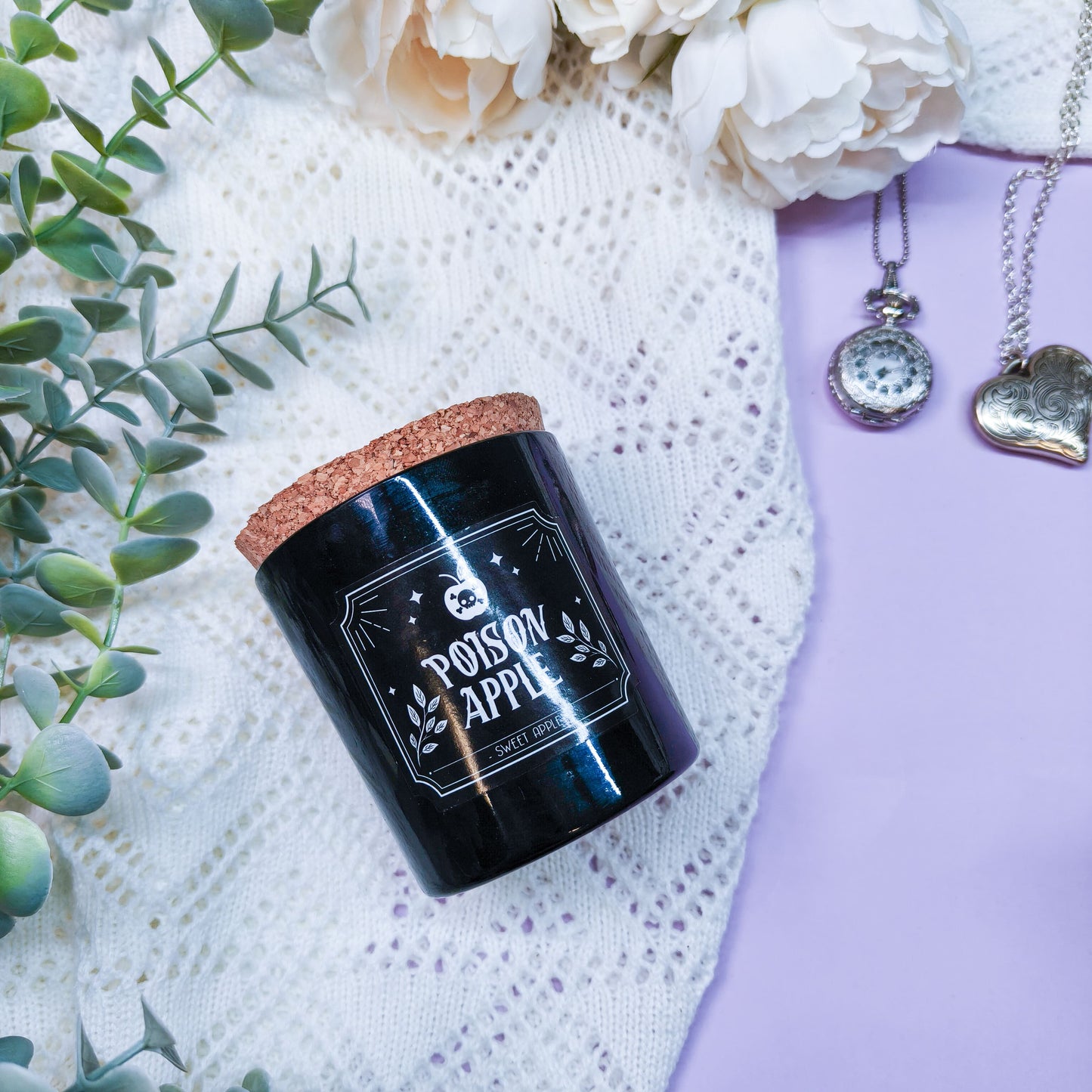 Tuoksukynttilä myrkkyomena