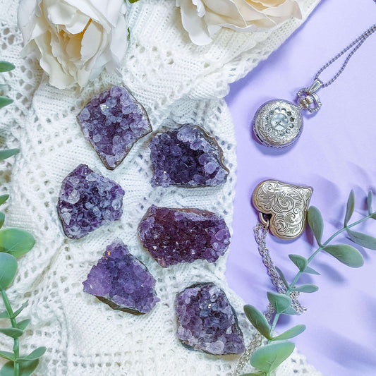 Ametistiryväs - Amatsoniitti - Witches and Familiars kiviryväkset ja klusterit